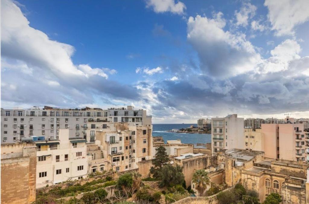 The Caves Apartments San Ġiljan Extérieur photo