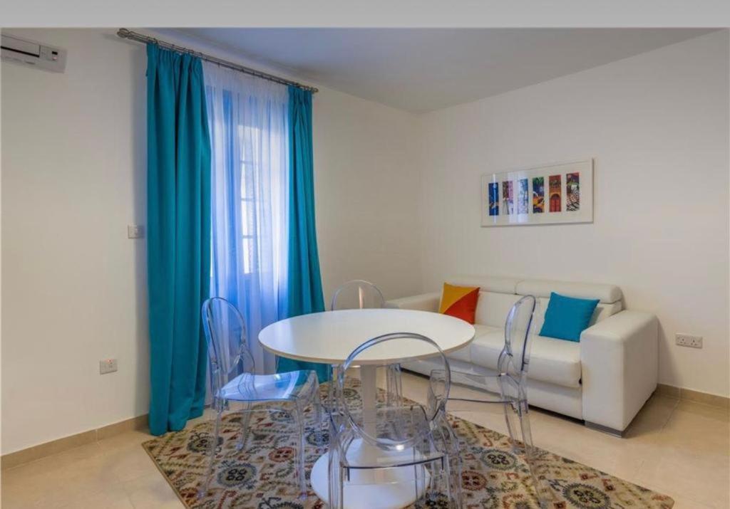 The Caves Apartments San Ġiljan Extérieur photo